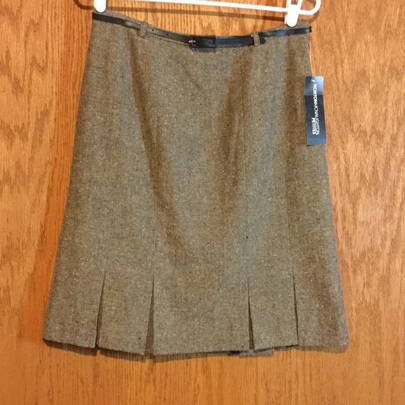 Norton McNaughton Petites Dresses & Skirts - Norton McNaughton Petites Skirt Brown with belt.
